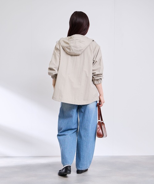 Mac-House(マックハウス)の「Free nature フード付きナイロンマウンテンパーカー(パーカー・レディース・ブラック/グレイッシュベージュ・M/L)」の7枚目の写真