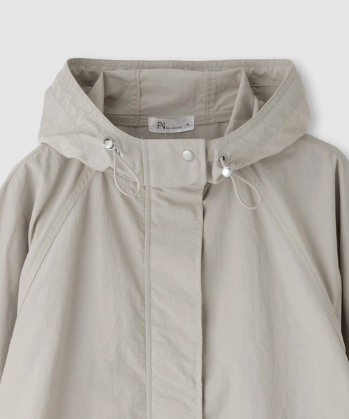 Mac-House(マックハウス)の「Free nature フード付きナイロンマウンテンパーカー(パーカー・レディース・ブラック/グレイッシュベージュ・M/L)」の15枚目の写真