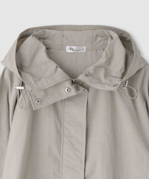 Mac-House(マックハウス)の「Free nature フード付きナイロンマウンテンパーカー(パーカー・レディース・ブラック/グレイッシュベージュ・M/L)」の16枚目の写真