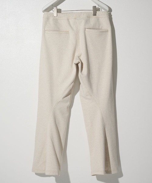KHOKI(コッキ)の「【KHOKI/コッキ】3D Cutting Sweat Pants(スウェットパンツ・メンズ・ブラック/アイボリー・2/1)」の4枚目の写真