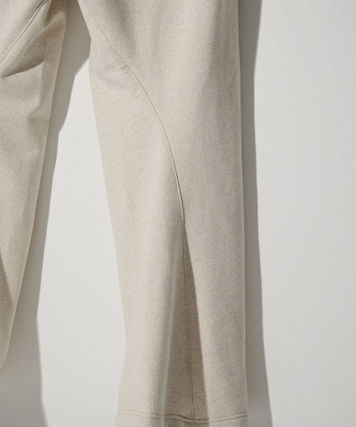 KHOKI(コッキ)の「【KHOKI/コッキ】3D Cutting Sweat Pants(スウェットパンツ・メンズ・ブラック/アイボリー・2/1)」の9枚目の写真