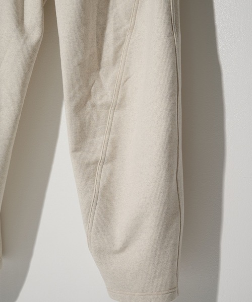 KHOKI(コッキ)の「【KHOKI/コッキ】3D Cutting Sweat Pants(スウェットパンツ・メンズ・ブラック/アイボリー・2/1)」の7枚目の写真