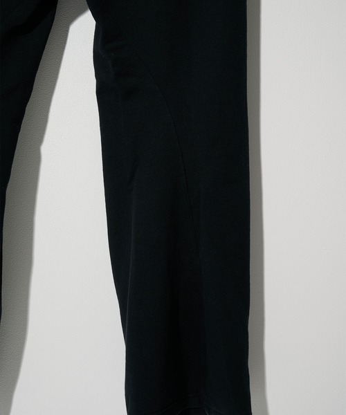 KHOKI(コッキ)の「【KHOKI/コッキ】3D Cutting Sweat Pants(スウェットパンツ・メンズ・ブラック/アイボリー・2/1)」の17枚目の写真