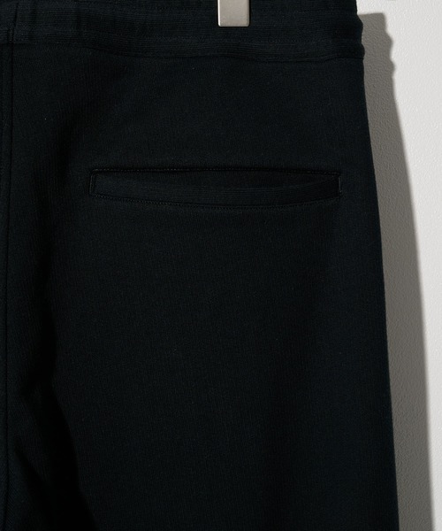 KHOKI(コッキ)の「【KHOKI/コッキ】3D Cutting Sweat Pants(スウェットパンツ・メンズ・ブラック/アイボリー・2/1)」の18枚目の写真