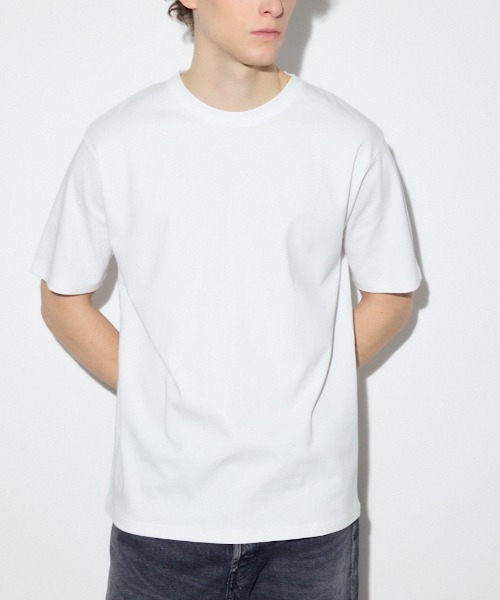AZUL by moussy（アズールバイマウジー）の「プレミアムコットンベーシック半袖Tシャツ（Tシャツ/カットソー・メンズ・グレー/オフホワイト/ブラック・LARGE/MEDIUM/SMALL）」の2枚目の写真