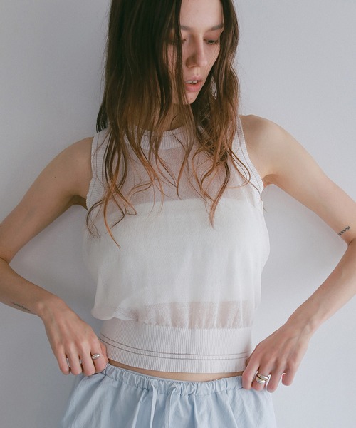 MANOF(マノフ)の「SHEER SLEEVELESS KNIT(ニット/セーター・レディース・ライム/ホワイト/ネイビー・F)」の2枚目の写真