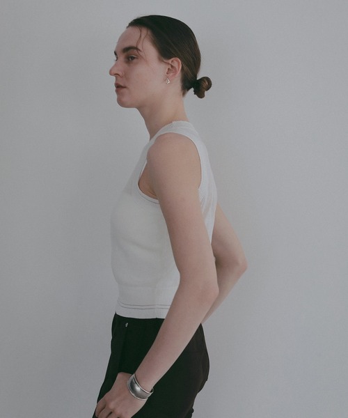 MANOF(マノフ)の「SHEER SLEEVELESS KNIT(ニット/セーター・レディース・ライム/ホワイト/ネイビー・F)」の5枚目の写真