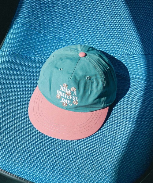 ROSE BUD(ローズバッド)の「(HAVE A GRATEFUL DAY)5 PANEL CAP(キャップ・レディース・ブラック/ブルー・ONE SIZE)」の2枚目の写真