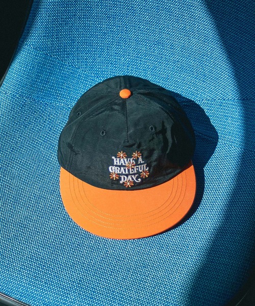 ROSE BUD(ローズバッド)の「(HAVE A GRATEFUL DAY)5 PANEL CAP(キャップ・レディース・ブラック/ブルー・ONE SIZE)」の1枚目の写真