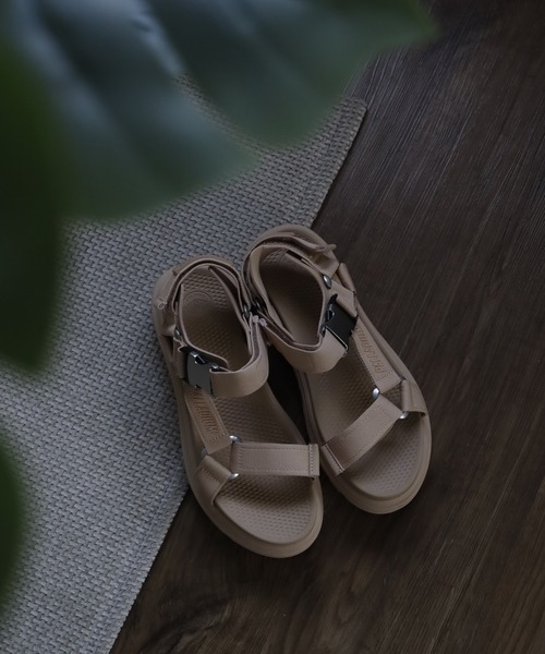 PALLADIUM(パラディウム)の「PALLACRUISE STRAP MIX ストラップサンダル(サンダル・レディース・タン・25cm/24.5cm/24cm/23.5cm/23cm)」の1枚目の写真