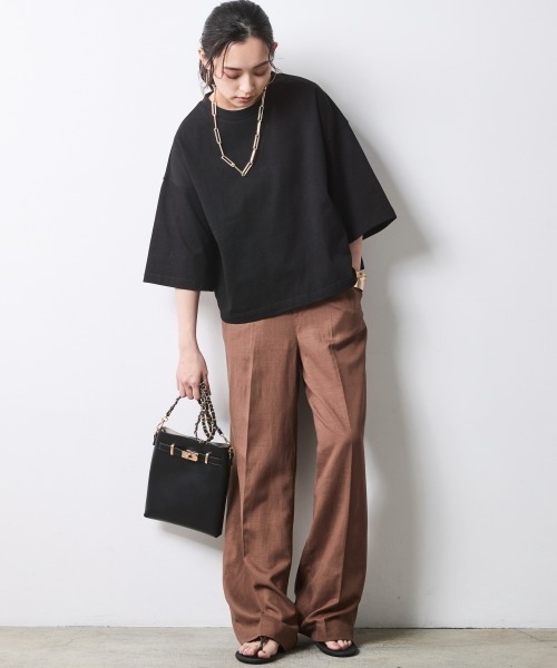 CHIC STYLE(シックスタイル)の「綿100%シンプルTシャツ<大きいサイズ有>シックスタイル(Tシャツ/カットソー・レディース・ブラック/オフホワイト・5L/4L/3L/LL/L/M)」の3枚目の写真