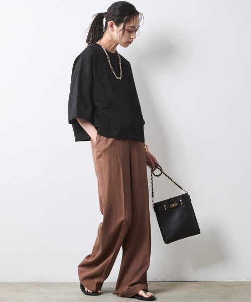 CHIC STYLE(シックスタイル)の「綿100%シンプルTシャツ<大きいサイズ有>シックスタイル(Tシャツ/カットソー・レディース・ブラック/オフホワイト・5L/4L/3L/LL/L/M)」の4枚目の写真