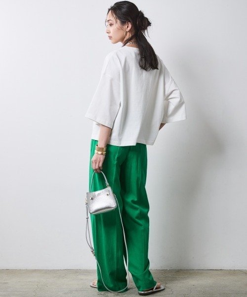 CHIC STYLE(シックスタイル)の「綿100%シンプルTシャツ<大きいサイズ有>シックスタイル(Tシャツ/カットソー・レディース・ブラック/オフホワイト・5L/4L/3L/LL/L/M)」の10枚目の写真