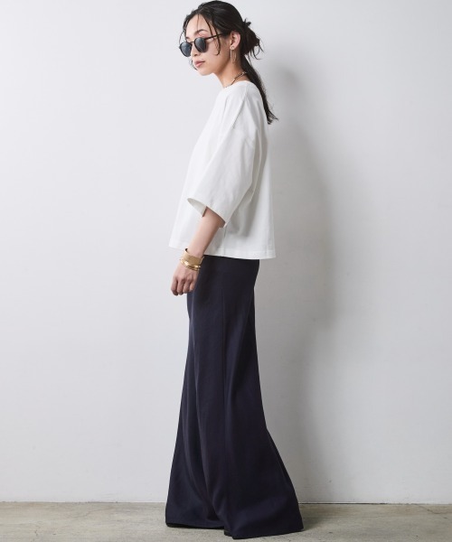 CHIC STYLE(シックスタイル)の「綿100%シンプルTシャツ<大きいサイズ有>シックスタイル(Tシャツ/カットソー・レディース・ブラック/オフホワイト・5L/4L/3L/LL/L/M)」の19枚目の写真