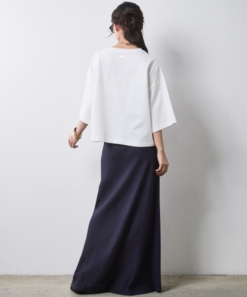 CHIC STYLE(シックスタイル)の「綿100%シンプルTシャツ<大きいサイズ有>シックスタイル(Tシャツ/カットソー・レディース・ブラック/オフホワイト・5L/4L/3L/LL/L/M)」の20枚目の写真