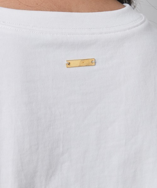 CHIC STYLE(シックスタイル)の「綿100%シンプルTシャツ<大きいサイズ有>シックスタイル(Tシャツ/カットソー・レディース・ブラック/オフホワイト・5L/4L/3L/LL/L/M)」の21枚目の写真
