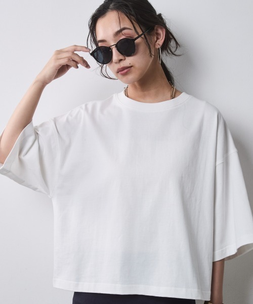 CHIC STYLE(シックスタイル)の「綿100%シンプルTシャツ<大きいサイズ有>シックスタイル(Tシャツ/カットソー・レディース・ブラック/オフホワイト・5L/4L/3L/LL/L/M)」の13枚目の写真