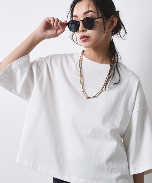 CHIC STYLE(シックスタイル)の「綿100%シンプルTシャツ<大きいサイズ有>シックスタイル(Tシャツ/カットソー・レディース・ブラック/オフホワイト・5L/4L/3L/LL/L/M)」の15枚目の写真