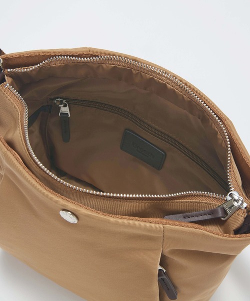 Breath TOPKAPI(ブレストプカピ)の「【Breath TOPKAPI】SLANT スラント ナイロン ユーティリティ ショルダーバッグ(ショルダーバッグ・レディース・ブラック/グレー/ブラウン・FREE)」の22枚目の写真