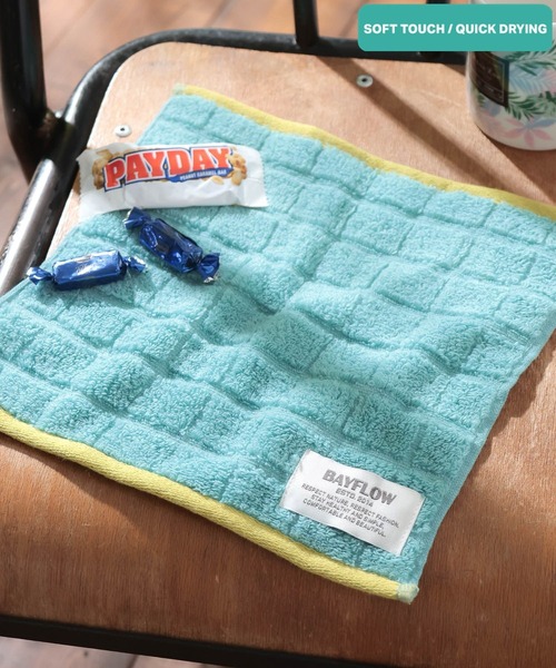 BAYFLOW（ベイフロー）の「BFハンドタオル(格子)25×25（ハンカチ/ハンドタオル・レディース・レッド/ライトグレー/ベージュ/ブルー/ライトブルー・0）」の3枚目の写真