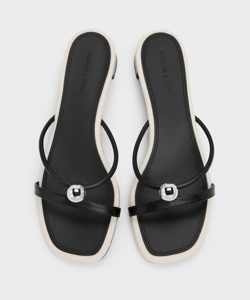 CHARLES & KEITH(チャールズ & キース)の「Georgie ジョージー メタルボール ヒールミュール(サンダル・レディース・ブラック/オフホワイト・22.5cm/23cm/23.5cm/24.5cm)」の13枚目の写真