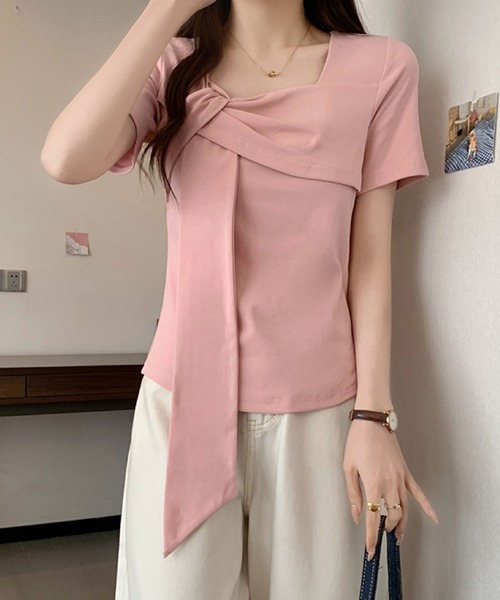 2ly2(トゥーリートゥー)の「ドレープリボントップス / スクエアネック アシンメトリーカットソー(Tシャツ/カットソー・レディース・グリーン/ピンク/ホワイト/ブラック・FREE)」の1枚目の写真