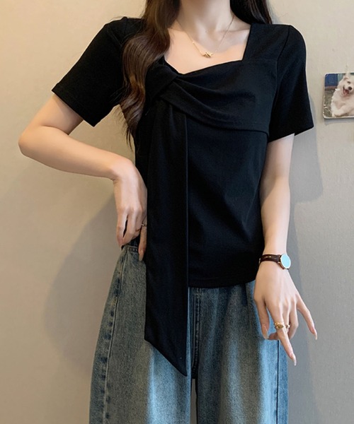 2ly2(トゥーリートゥー)の「ドレープリボントップス / スクエアネック アシンメトリーカットソー(Tシャツ/カットソー・レディース・グリーン/ピンク/ホワイト/ブラック・FREE)」の3枚目の写真