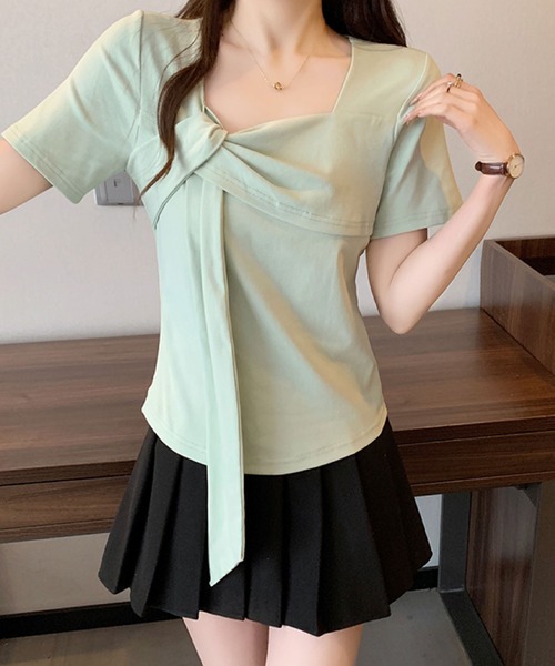 2ly2(トゥーリートゥー)の「ドレープリボントップス / スクエアネック アシンメトリーカットソー(Tシャツ/カットソー・レディース・グリーン/ピンク/ホワイト/ブラック・FREE)」の16枚目の写真