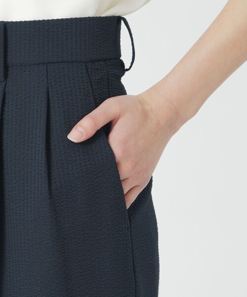 LOVELESS（ラブレス）の「ウォッシャブルサッカー2タックパンツ（その他パンツ・レディース・ネイビー・34/36）」の10枚目の写真
