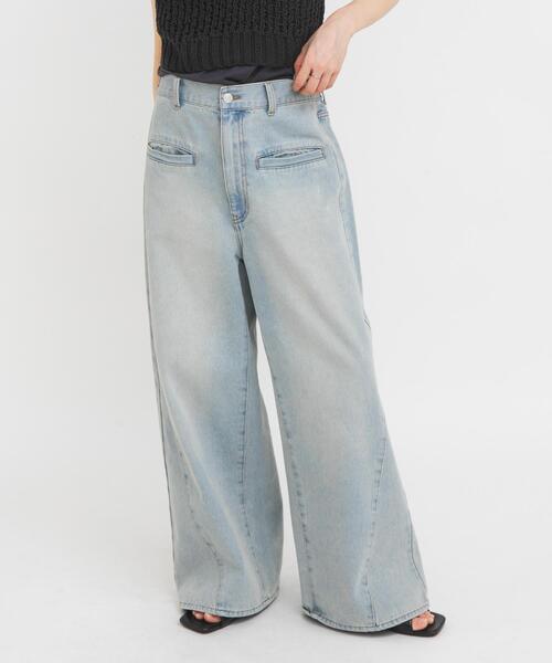 KBF(ケイビーエフ)の「WIDEレッグアジャストデニム(デニムパンツ・レディース・ブルー/ライトブルー・36/38)」の2枚目の写真