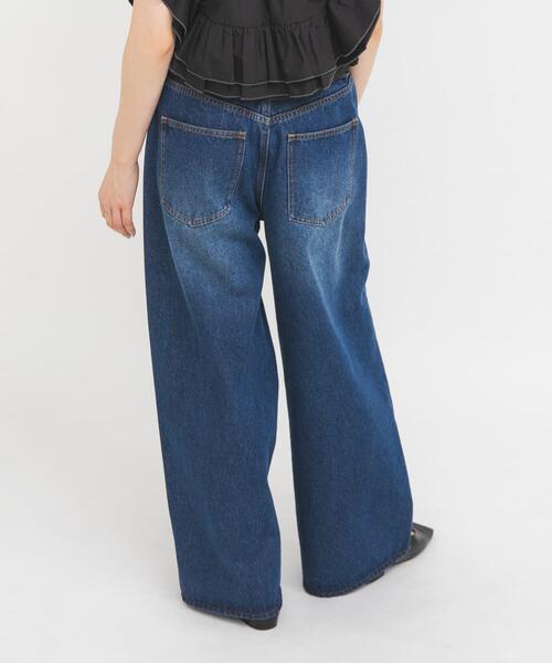 KBF(ケイビーエフ)の「WIDEレッグアジャストデニム(デニムパンツ・レディース・ブルー/ライトブルー・36/38)」の4枚目の写真