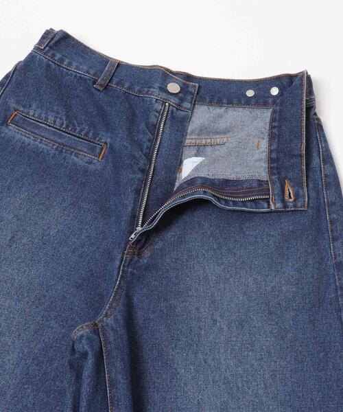 KBF(ケイビーエフ)の「WIDEレッグアジャストデニム(デニムパンツ・レディース・ブルー/ライトブルー・36/38)」の11枚目の写真