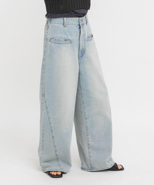 KBF(ケイビーエフ)の「WIDEレッグアジャストデニム(デニムパンツ・レディース・ブルー/ライトブルー・36/38)」の16枚目の写真