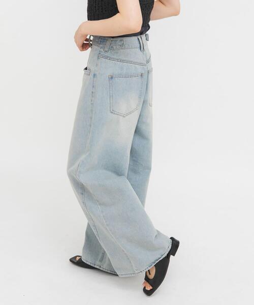 KBF(ケイビーエフ)の「WIDEレッグアジャストデニム(デニムパンツ・レディース・ブルー/ライトブルー・36/38)」の17枚目の写真