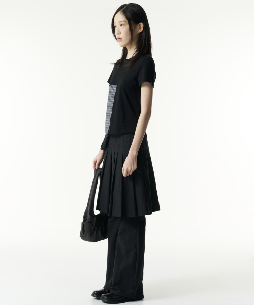 THECOLDESTMOMENT（ザコールデストモーメント）の「TCM pleated bag (charcoal)（メッセンジャーバッグ・レディース・その他・OS）」の8枚目の写真