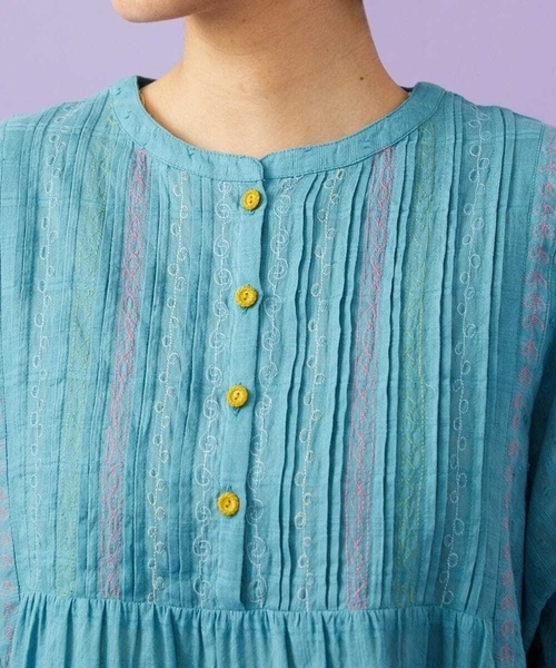 Jocomomola(ホコモモラ)の「Una escalera de colores バンドカラーブラウス(シャツ/ブラウス・レディース・アイボリー/ブルー・40)」の17枚目の写真