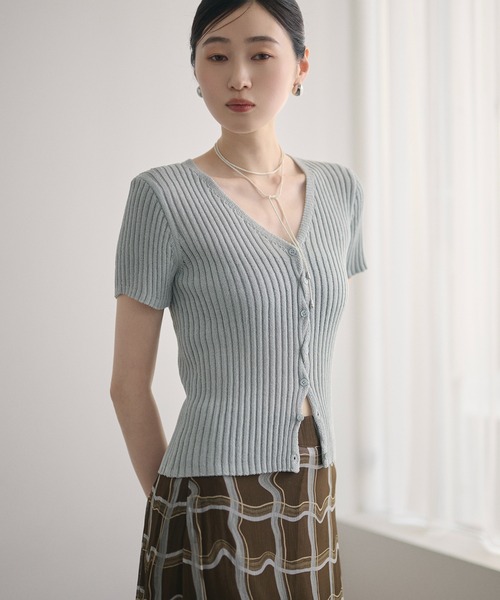 LAULEN(ローレン)の「twist button half sleeve rib cardigan /ツイストボタン半袖リブカーディガン(カーディガン/ボレロ・レディース・ブルー/ネイビー/カーキ・FREE)」の7枚目の写真