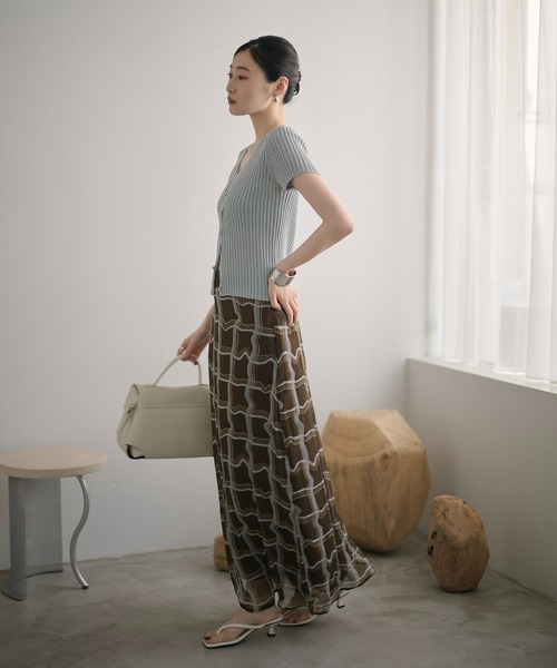 LAULEN(ローレン)の「twist button half sleeve rib cardigan /ツイストボタン半袖リブカーディガン(カーディガン/ボレロ・レディース・ブルー/ネイビー/カーキ・FREE)」の9枚目の写真