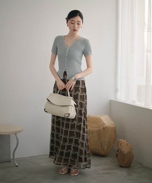 LAULEN(ローレン)の「twist button half sleeve rib cardigan /ツイストボタン半袖リブカーディガン(カーディガン/ボレロ・レディース・ブルー/ネイビー/カーキ・FREE)」の12枚目の写真