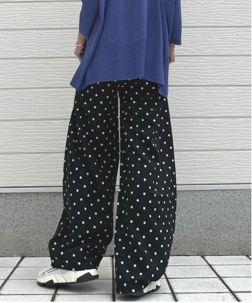 Q(キュー)の「ドットワイドパンツ(その他パンツ・レディース・ブラック系/ホワイト系・MEDIUM)」の22枚目の写真