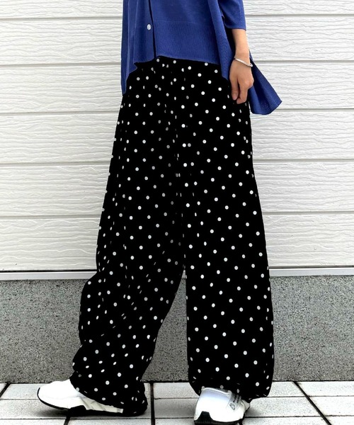 Q(キュー)の「ドットワイドパンツ(その他パンツ・レディース・ブラック系/ホワイト系・MEDIUM)」の21枚目の写真