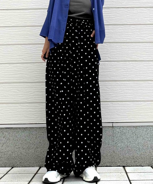 Q(キュー)の「ドットワイドパンツ(その他パンツ・レディース・ブラック系/ホワイト系・MEDIUM)」の20枚目の写真