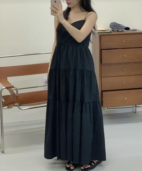 YUGA(ユーガ)の「YUGA_YGMC Korean-style Tiered long flared camisole dress(ワンピース・レディース・ブラック/オフホワイト・FREE)」の17枚目の写真