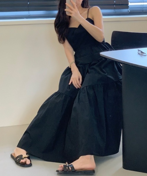 YUGA(ユーガ)の「YUGA_YGMC Korean-style Tiered long flared camisole dress(ワンピース・レディース・ブラック/オフホワイト・FREE)」の21枚目の写真