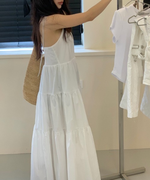 YUGA(ユーガ)の「YUGA_YGMC Korean-style Tiered long flared camisole dress(ワンピース・レディース・ブラック/オフホワイト・FREE)」の9枚目の写真