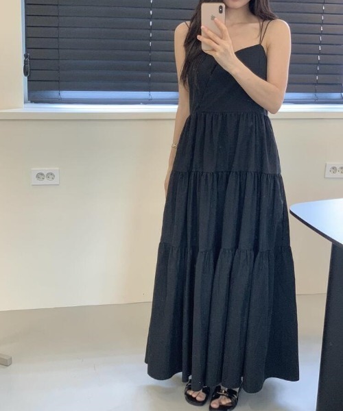 YUGA(ユーガ)の「YUGA_YGMC Korean-style Tiered long flared camisole dress(ワンピース・レディース・ブラック/オフホワイト・FREE)」の22枚目の写真