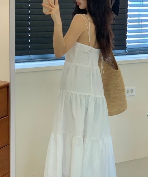 YUGA(ユーガ)の「YUGA_YGMC Korean-style Tiered long flared camisole dress(ワンピース・レディース・ブラック/オフホワイト・FREE)」の15枚目の写真