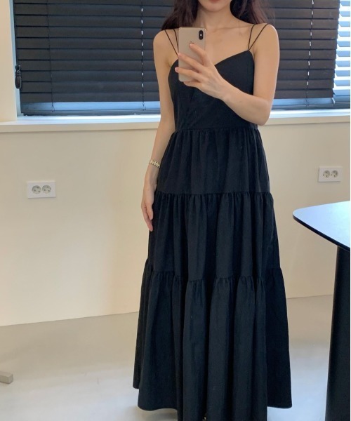 YUGA(ユーガ)の「YUGA_YGMC Korean-style Tiered long flared camisole dress(ワンピース・レディース・ブラック/オフホワイト・FREE)」の5枚目の写真