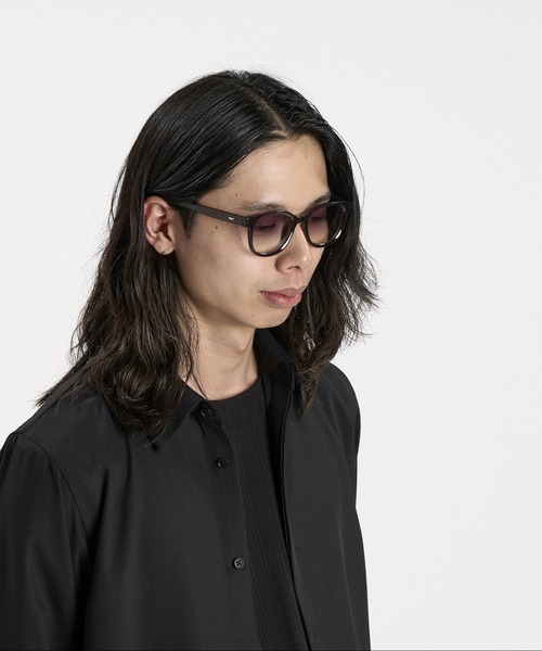 NO ID.(ノーアイディ)の「【NO ID.】Transition Glasses (Photochromic) / トランジション グラス(調光)(メガネ・メンズ・ブラック・ONE SIZE)」の10枚目の写真