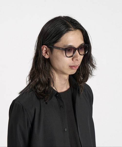 NO ID.(ノーアイディ)の「【NO ID.】Transition Glasses (Photochromic) / トランジション グラス(調光)(メガネ・メンズ・ブラック・ONE SIZE)」の11枚目の写真